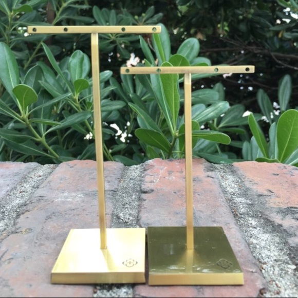 Kendra Scott Gold Finish Earring Display Stands - Picture 3 of 4